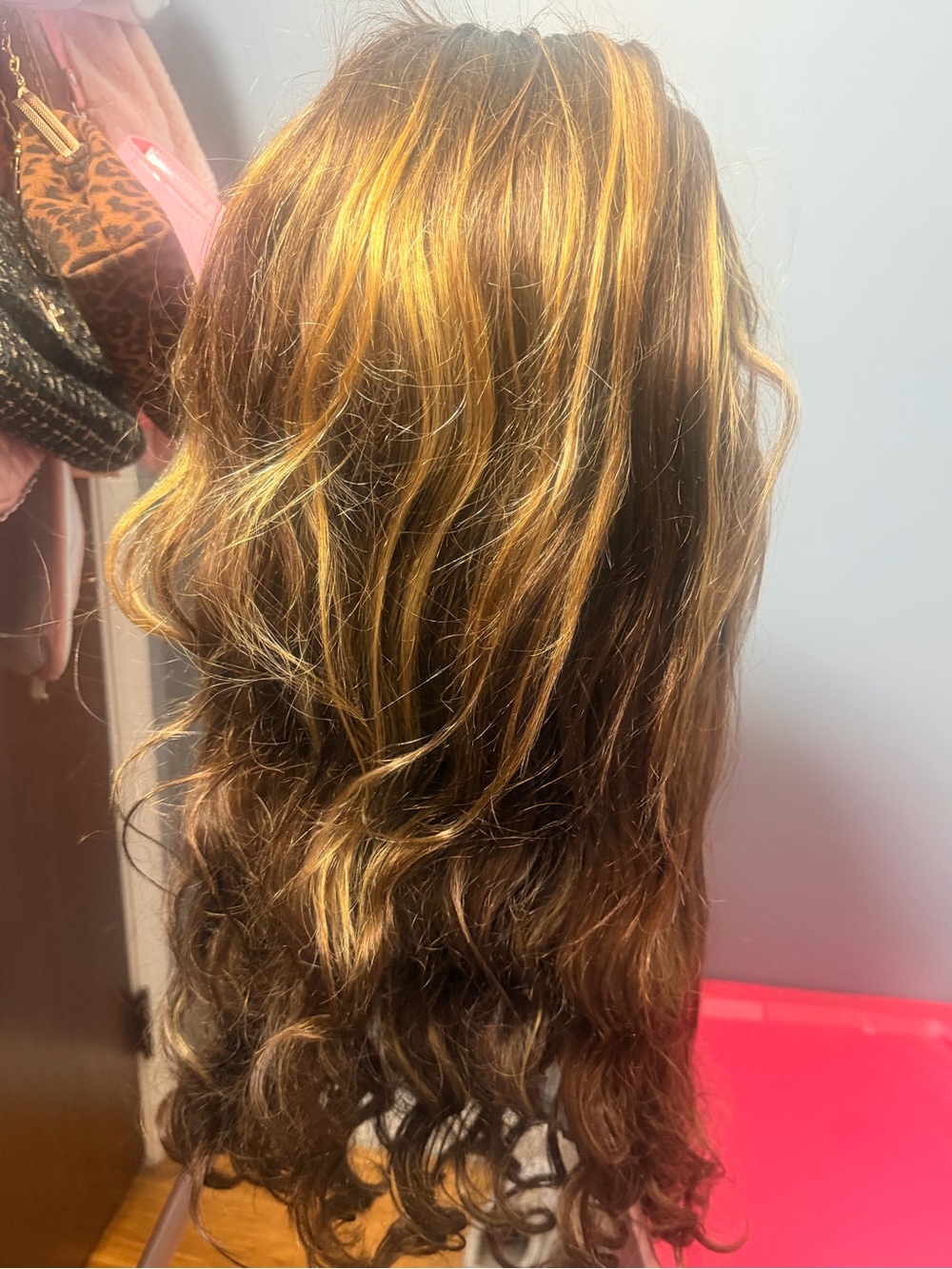 Stylish Brown Wig with Golden Blonde Highlights - Women Hair synthetic